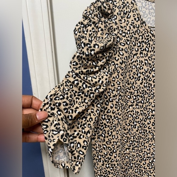 Love Ryan Los Angeles Animal Print 3/4 Gathered Sleeve Top size Large - Picture 2 of 7